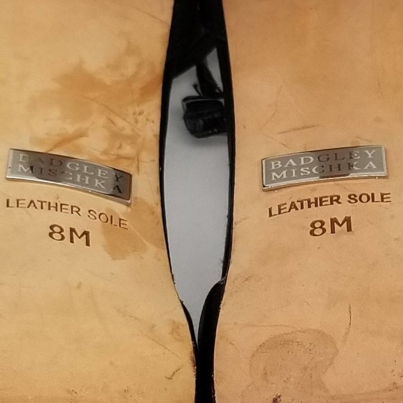 Badgley Mischka Satin Rhinestone Bow Peep Toe Ankle Strap Heel Pump Black Size 8 - Picture 8 of 8